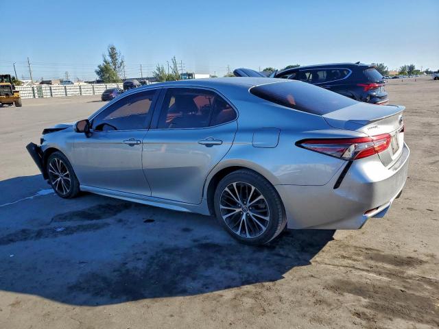 Toyota Camry L Image 11