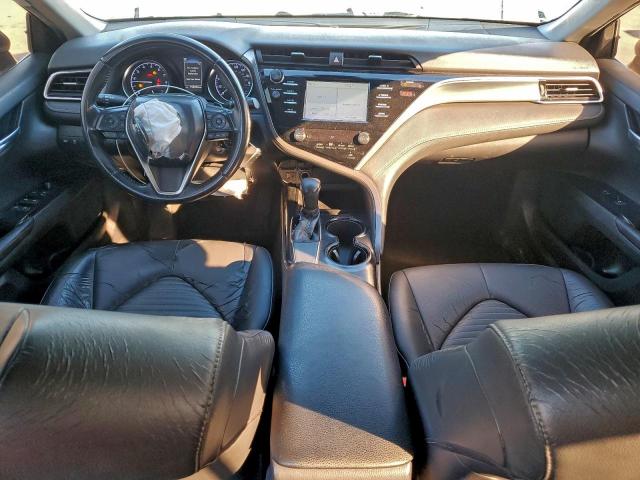 Toyota Camry L Image 4