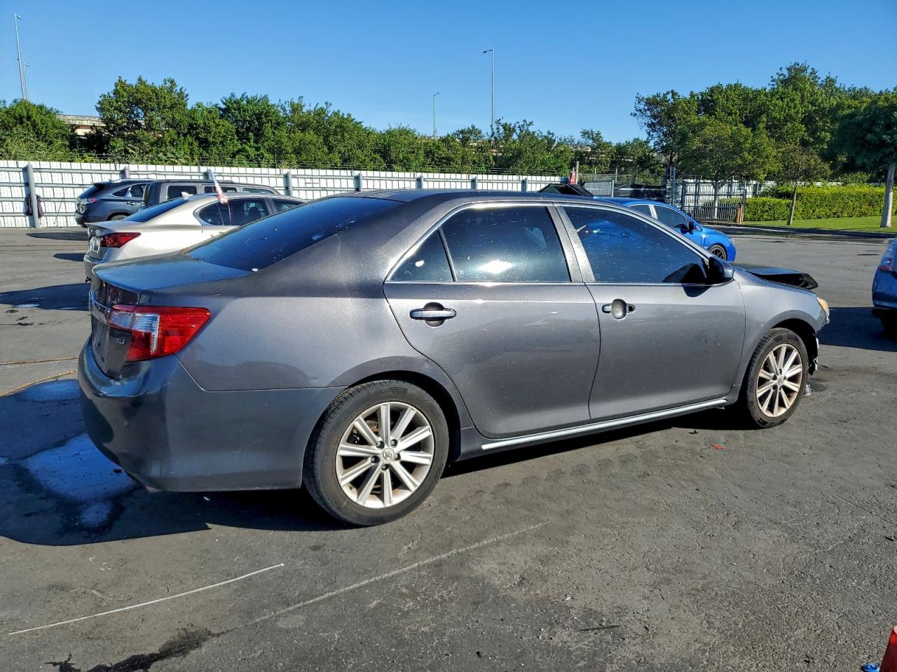 Toyota Camry Base Image 6