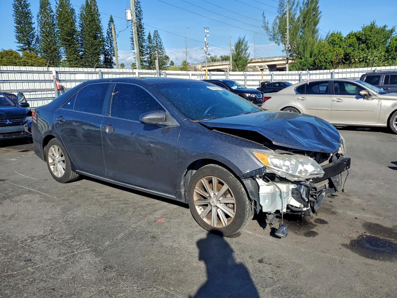 Toyota Camry Base Image 7
