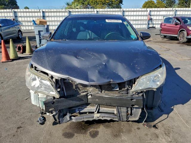 Toyota Camry Base Image 11