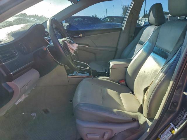 Toyota Camry Base Image 4