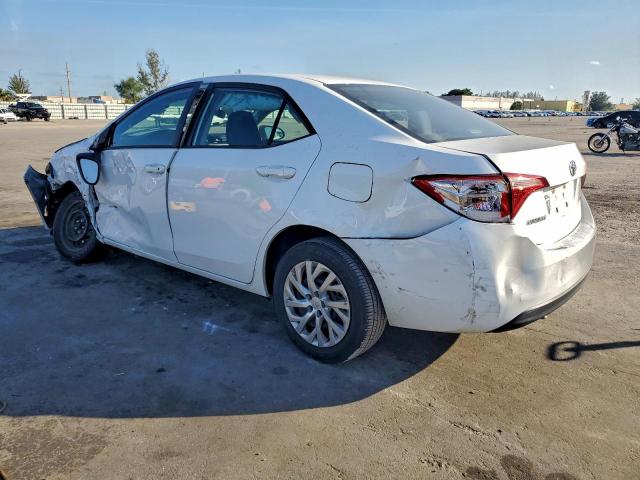 Toyota Corolla L Image 2