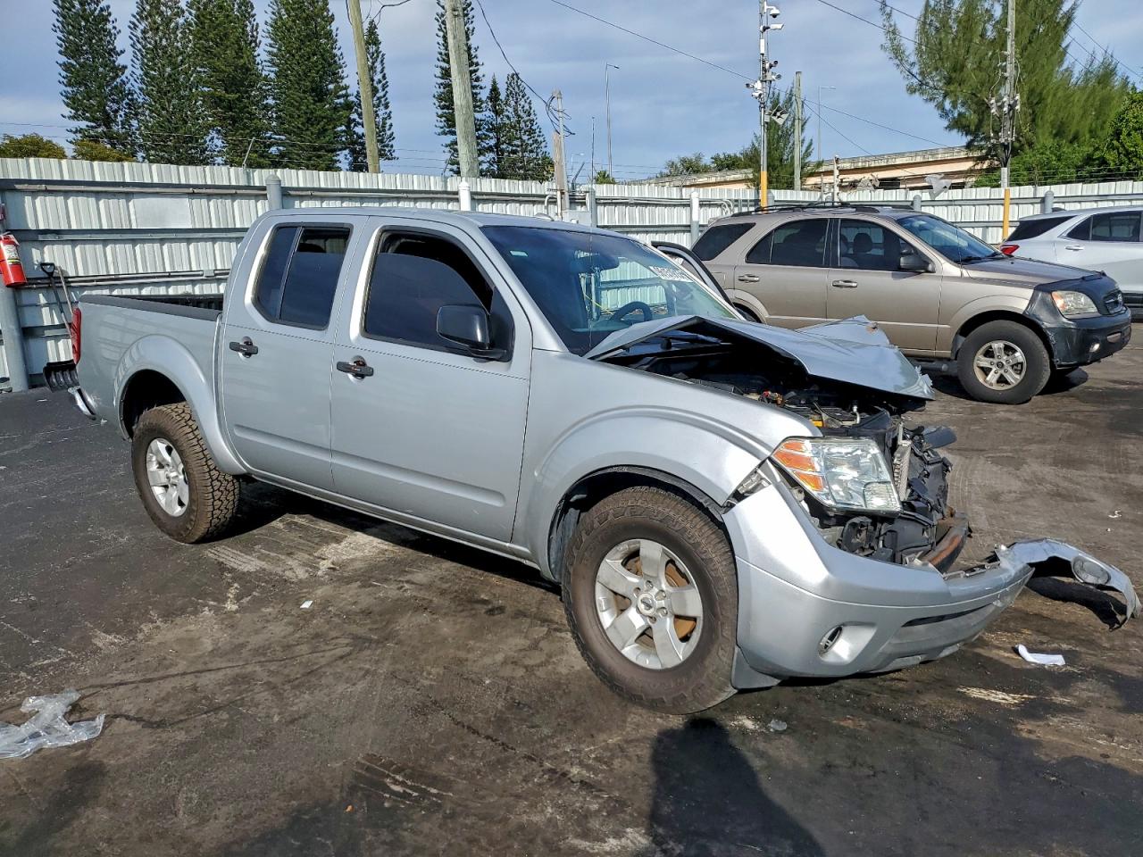 Nissan Frontier S Image 3