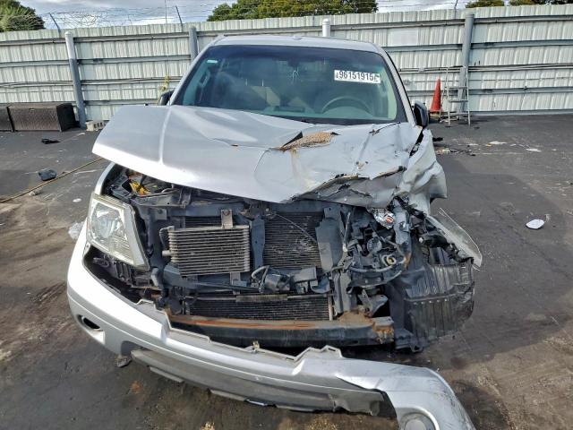 Nissan Frontier S Image 2