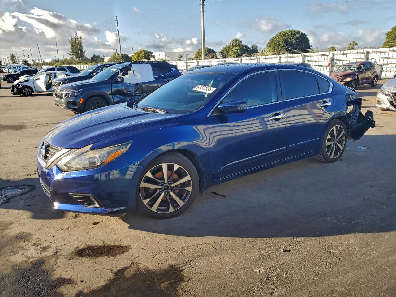 Nissan Altima 2.5 Image 1