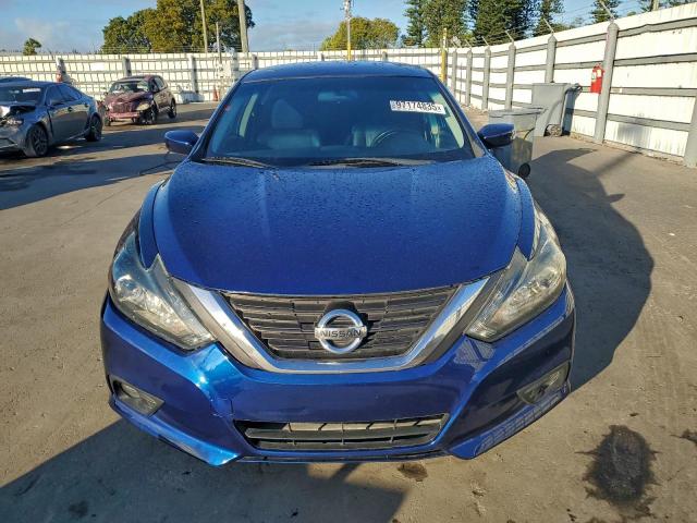 Nissan Altima 2.5 Image 10