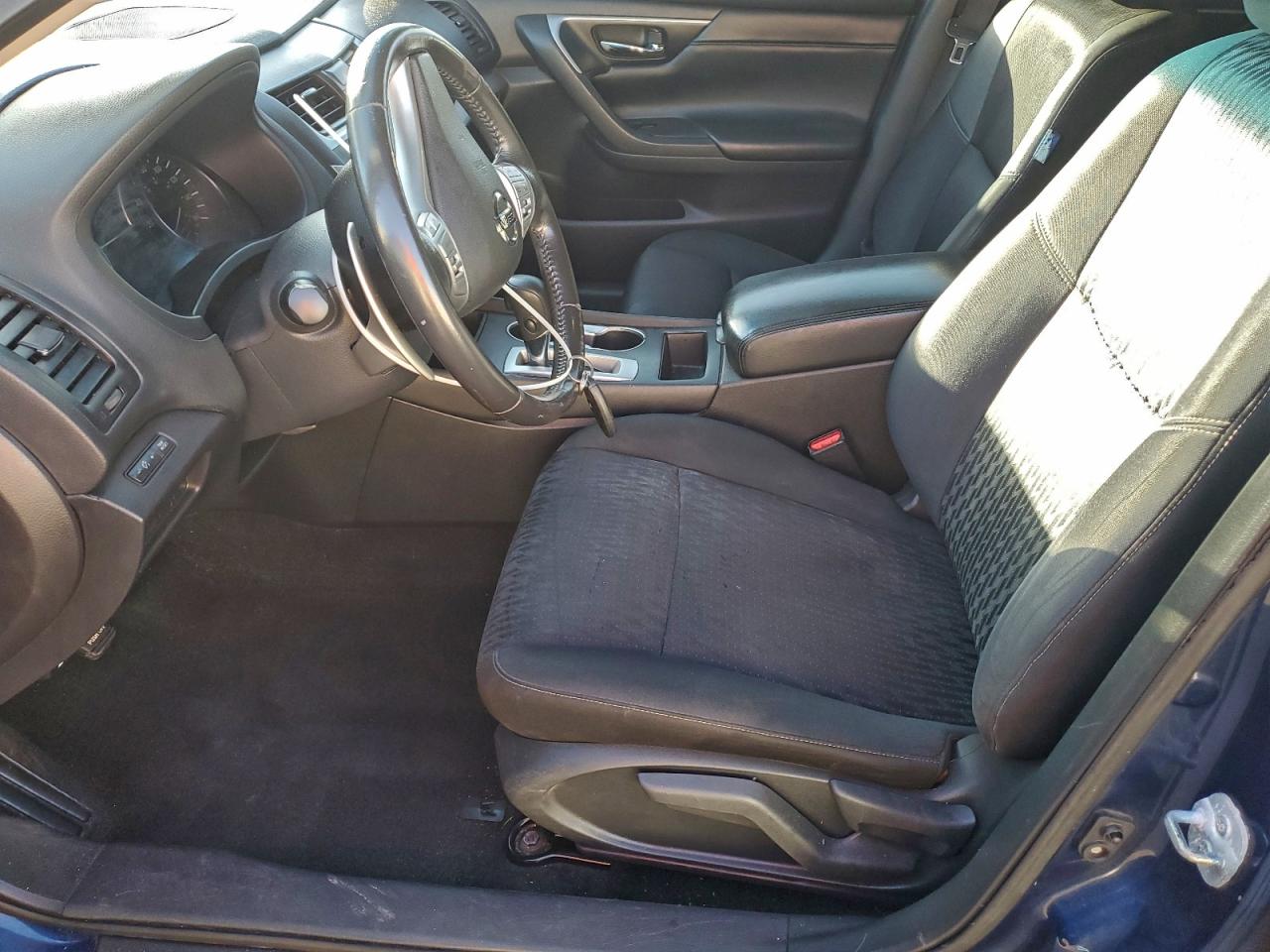 Nissan Altima 2.5 Image 11