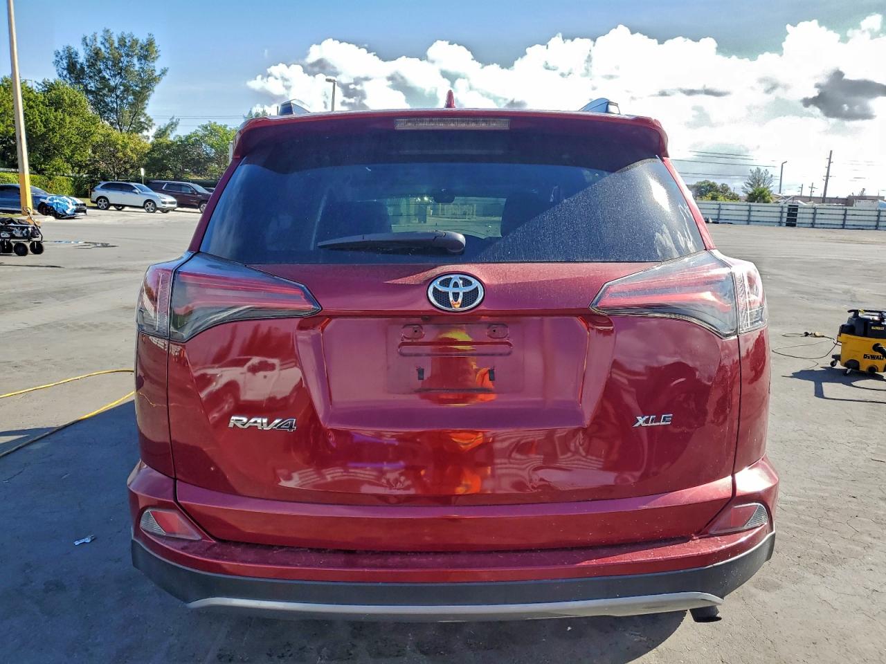 Toyota RAV4 Adventure Image 2