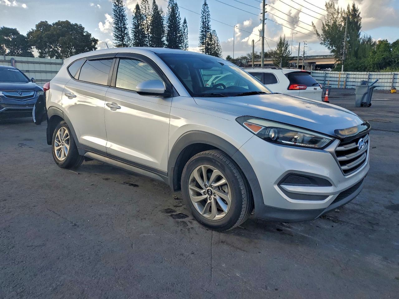 Hyundai TUCSON Se Image 6