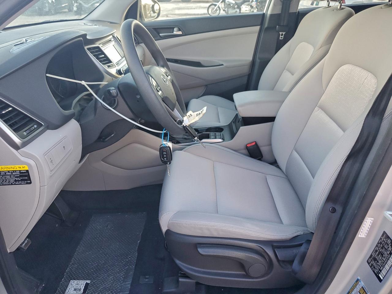 Hyundai TUCSON Se Image 12