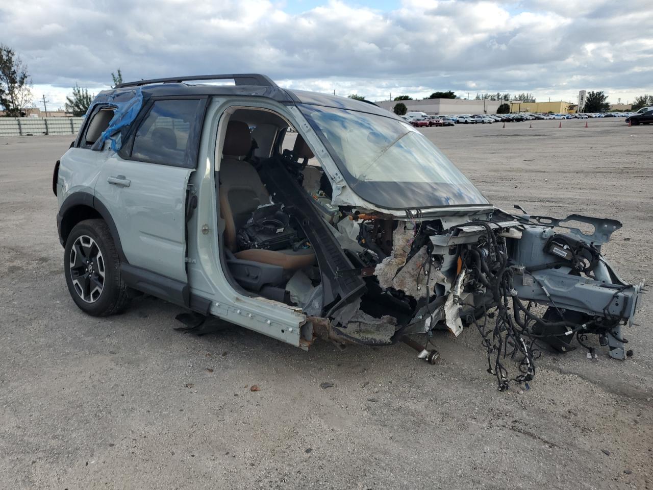 Ford Bronco Outer Banks Image 3