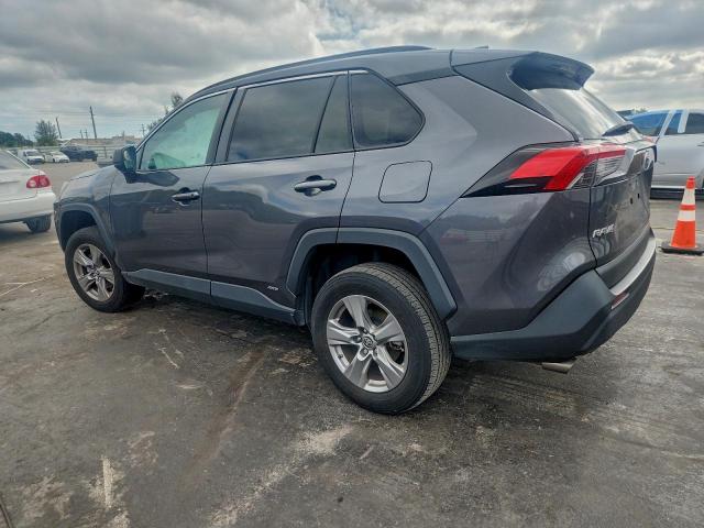 Toyota RAV4 Le Image 5