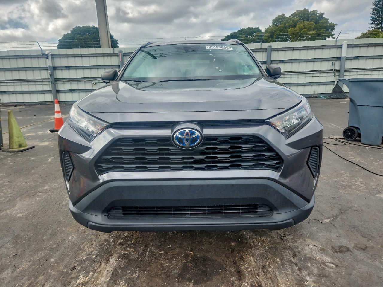 Toyota RAV4 Le Image 3