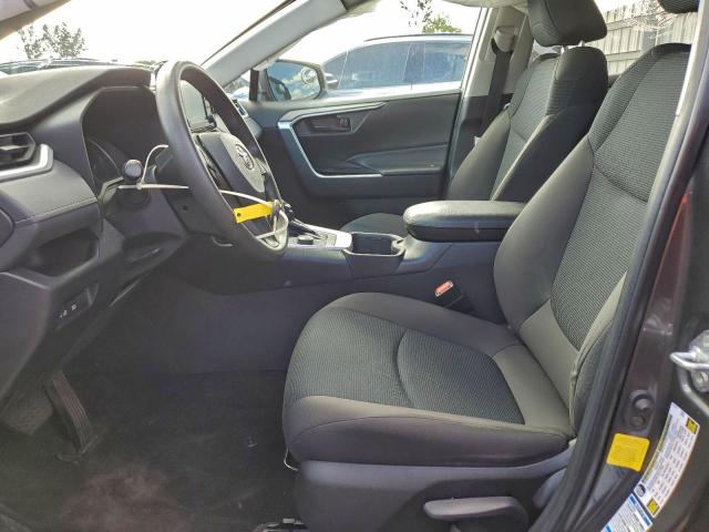 Toyota RAV4 Le Image 10