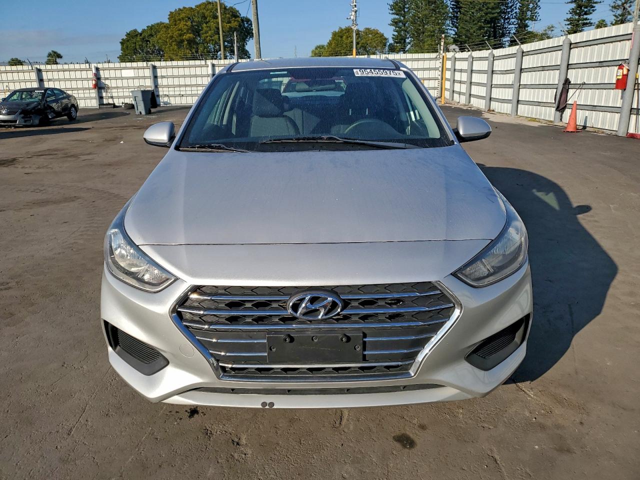 Hyundai ACCENT Se Image 7