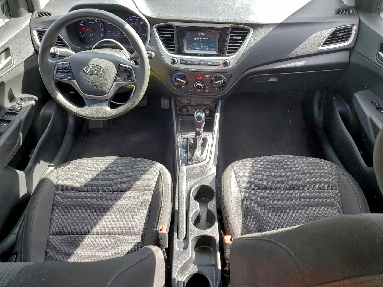 Hyundai ACCENT Se Image 2