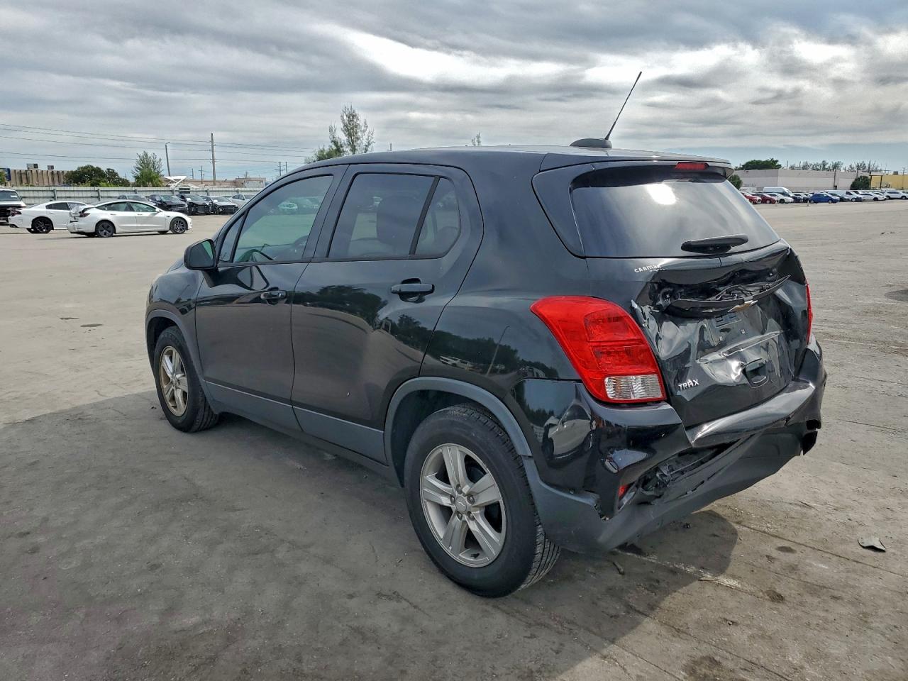 Chevrolet Trax Ls Image 5