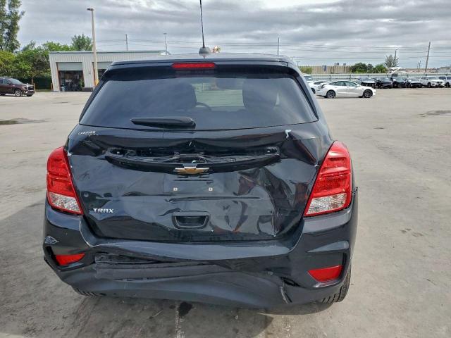 Chevrolet Trax Ls Image 2