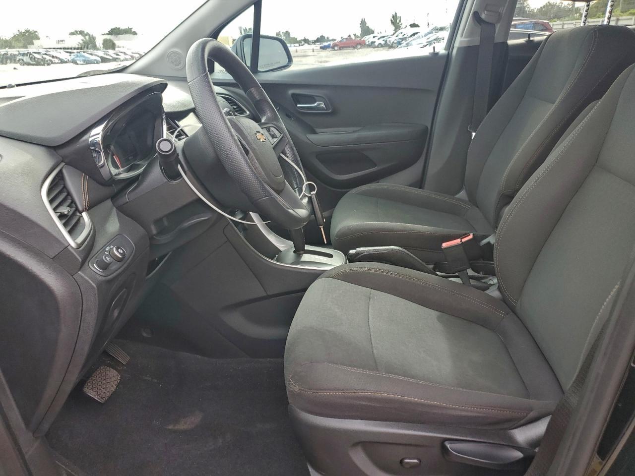 Chevrolet Trax Ls Image 7