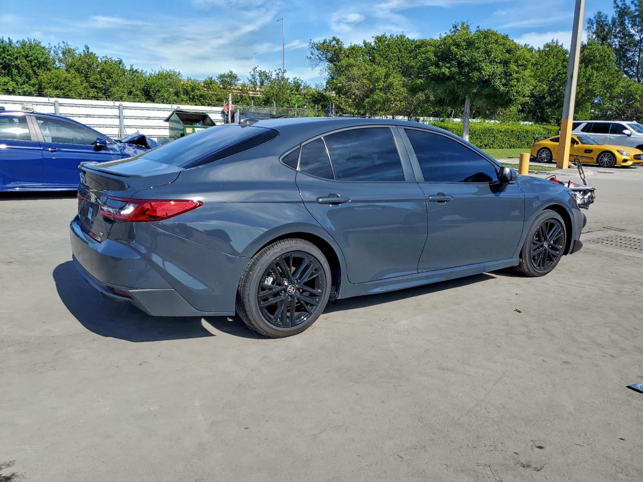 Toyota Camry Xse Image 10