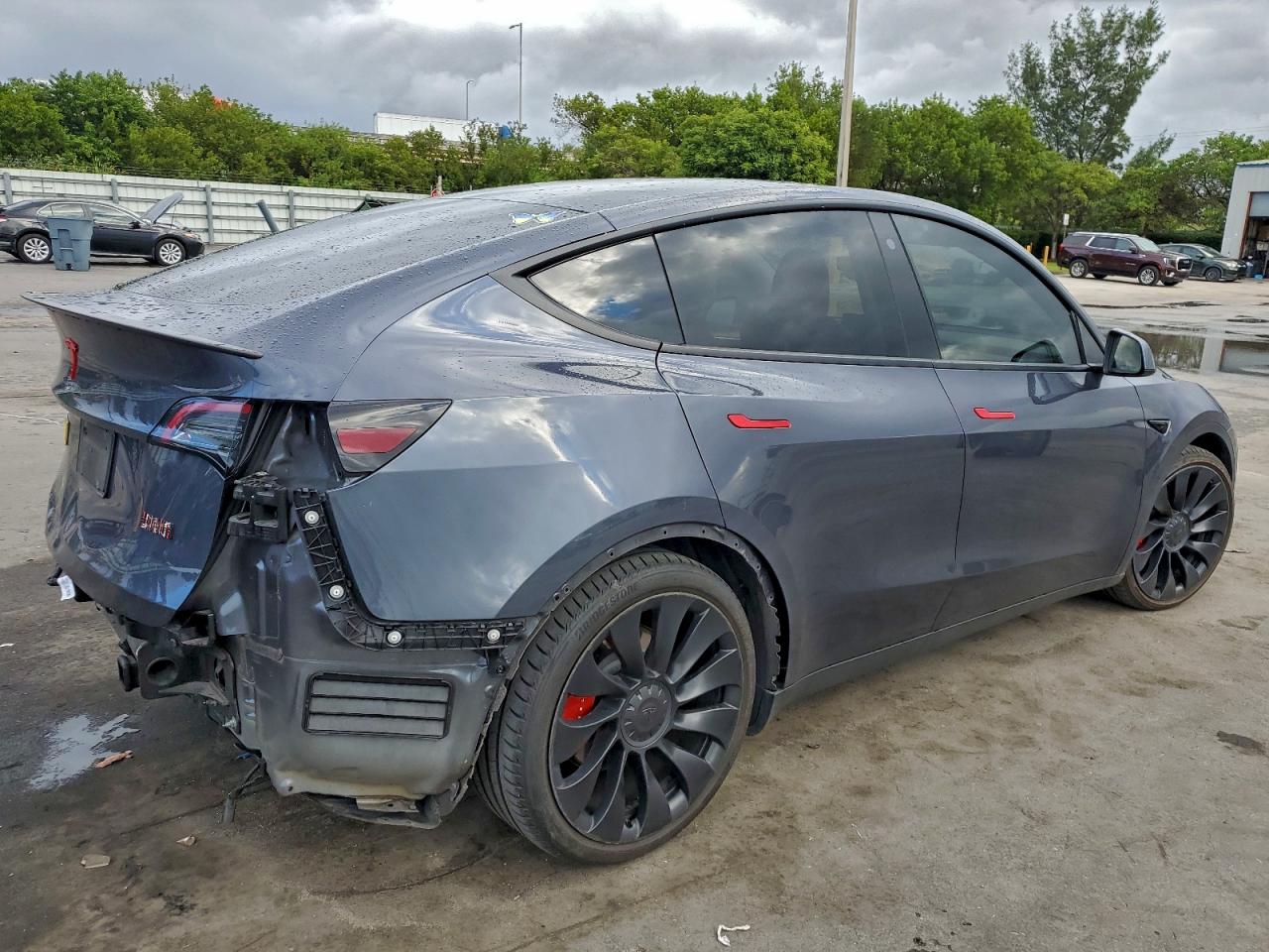 Tesla Model Y Image 4