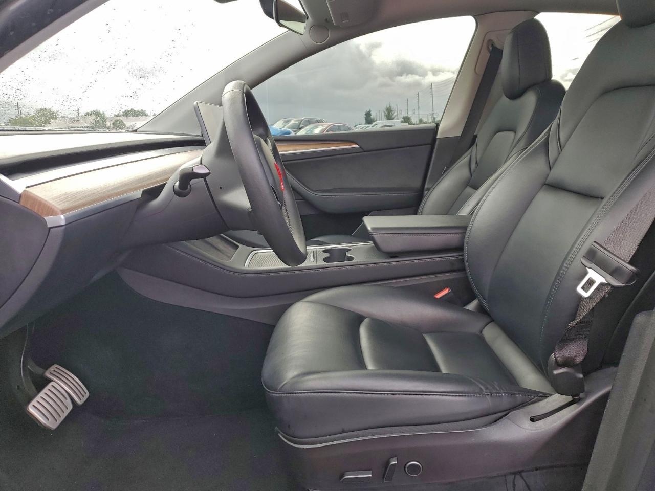 Tesla Model Y Image 10