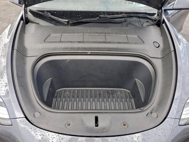 Tesla Model Y Image 8