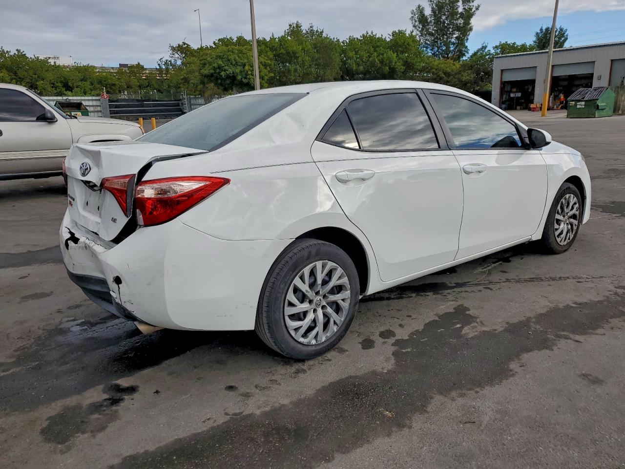 Toyota Corolla L Image 4