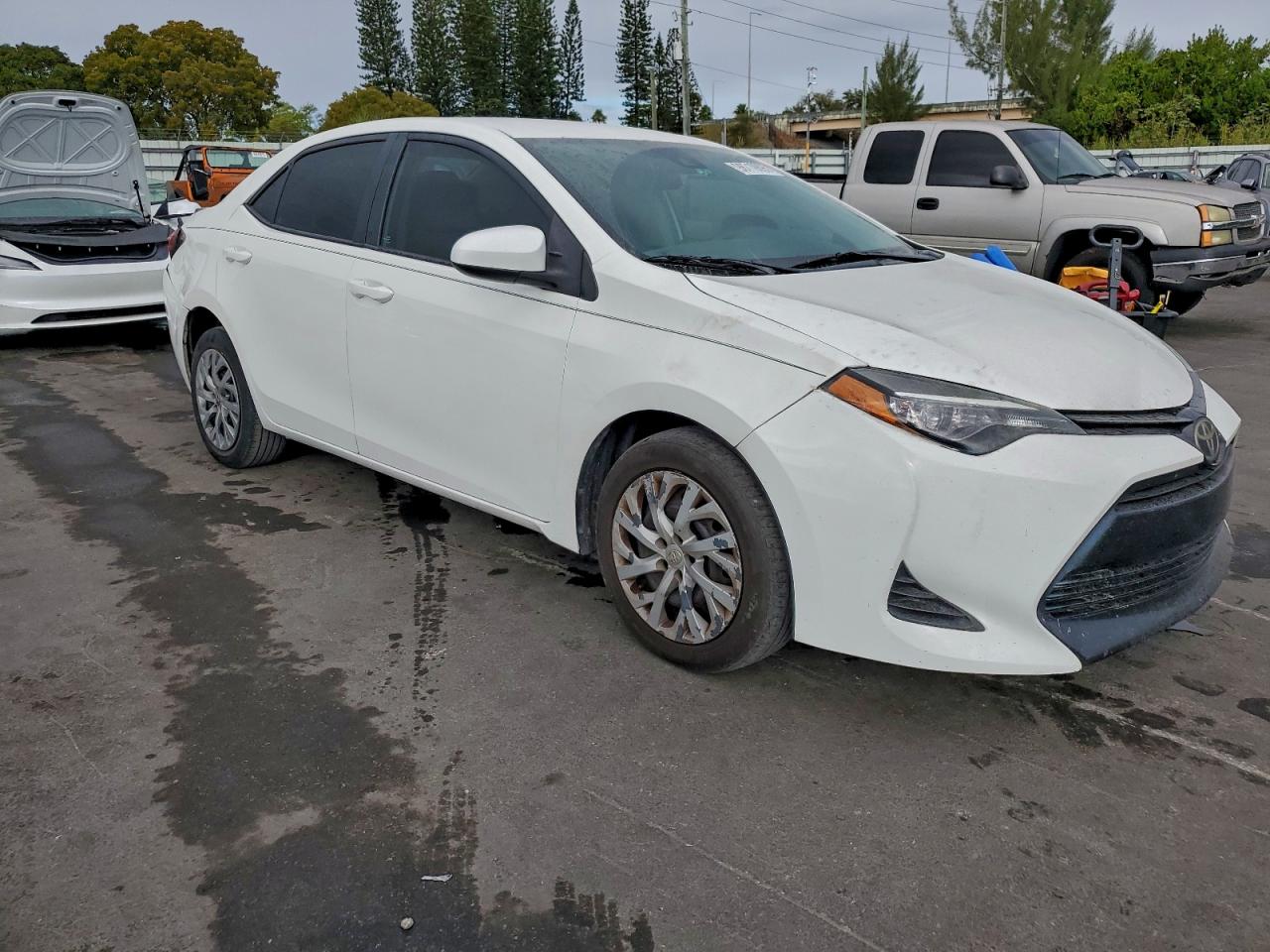 Toyota Corolla L Image 5