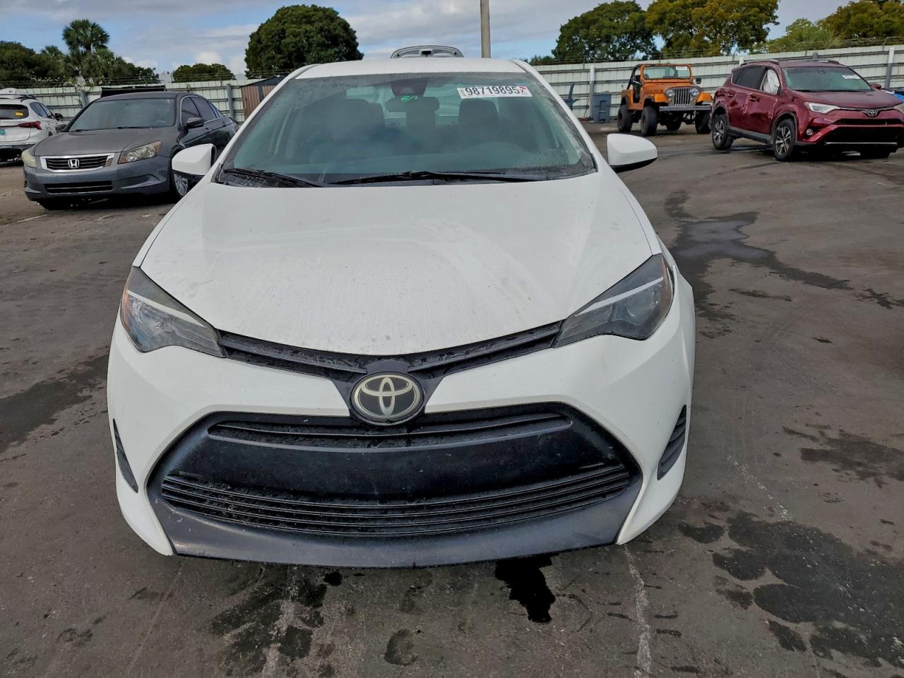 Toyota Corolla L Image 8