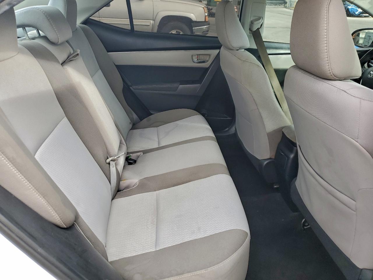 Toyota Corolla L Image 11