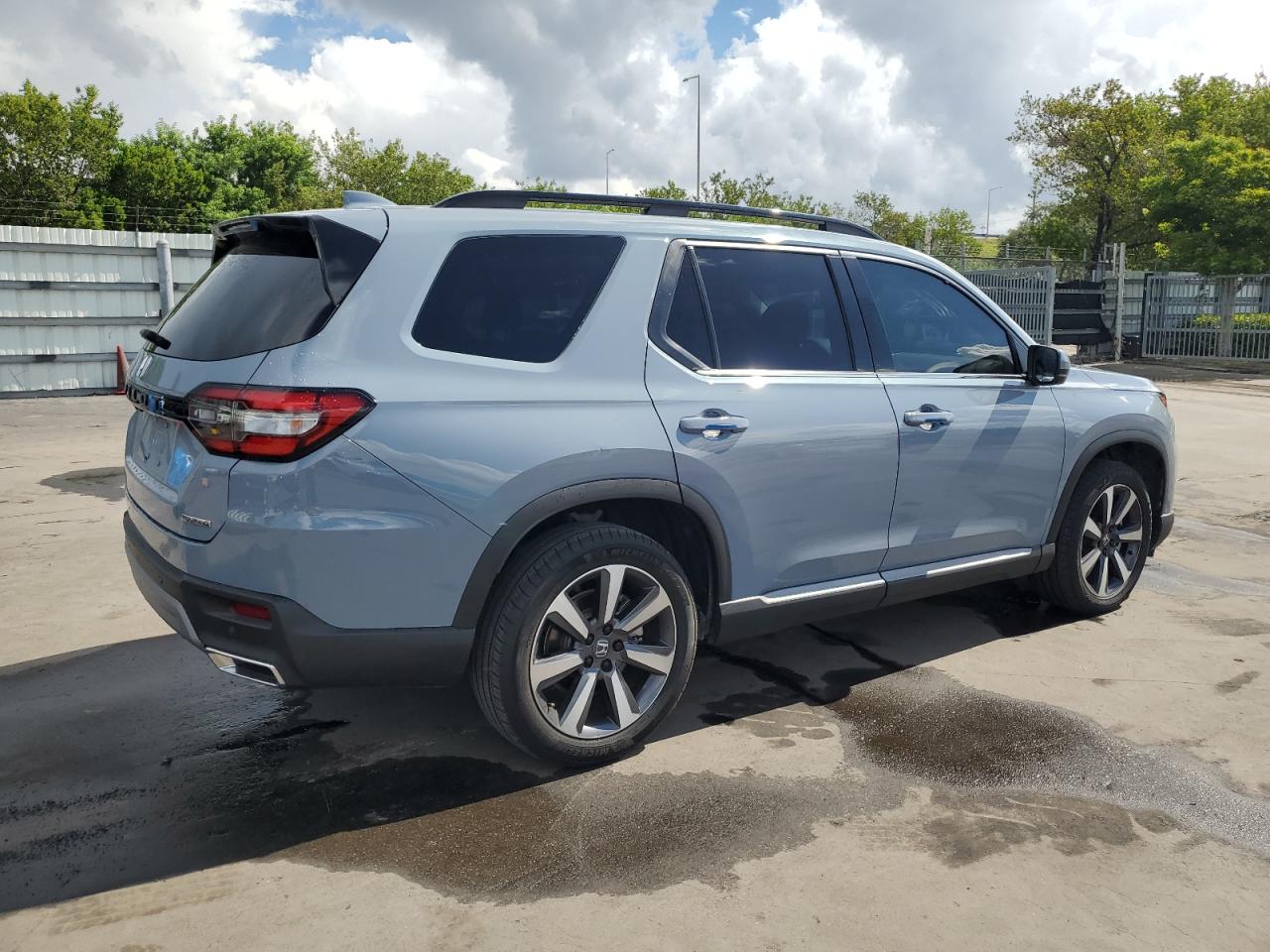 Honda Pilot Touring Image 4