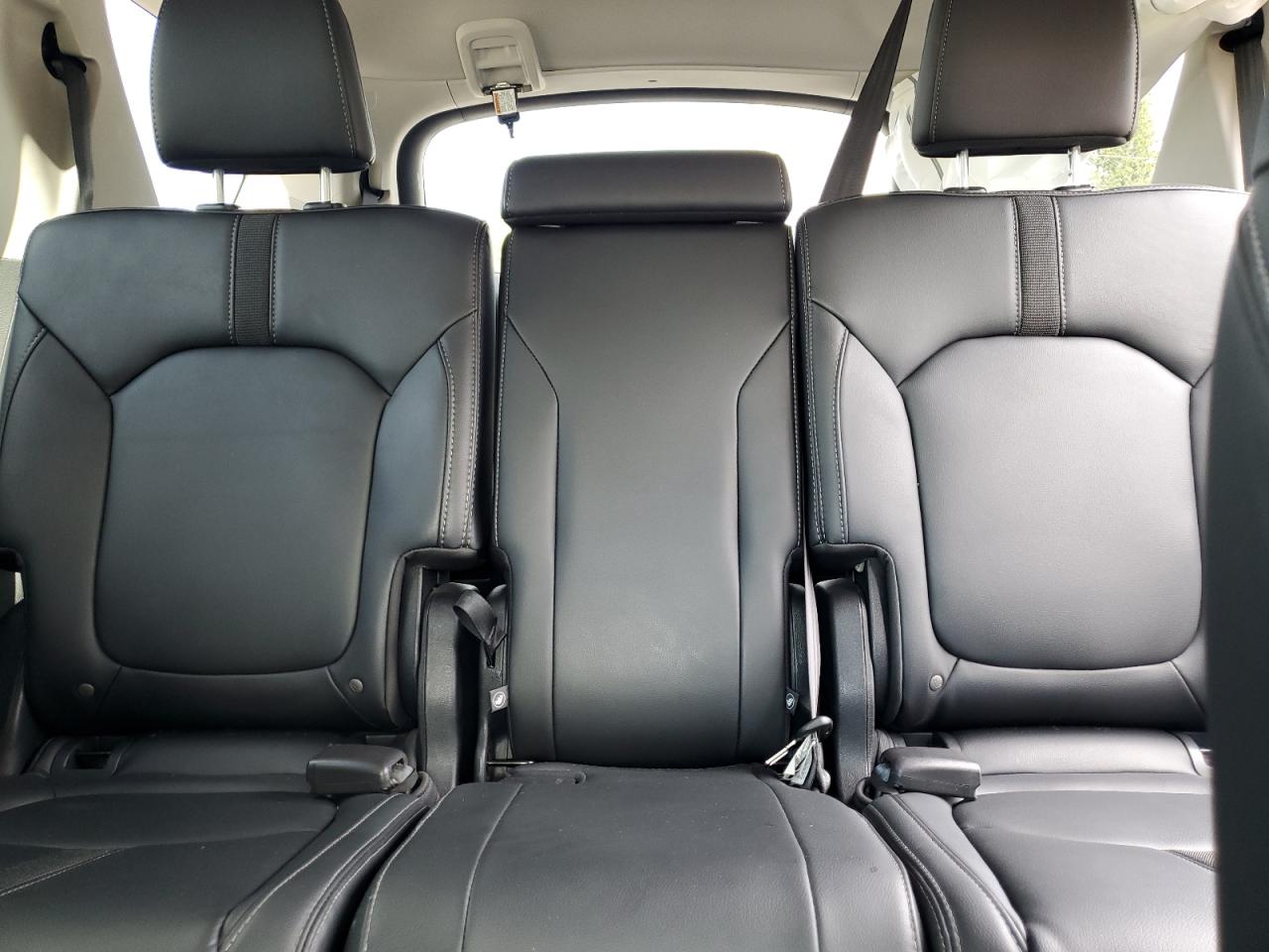 Honda Pilot Touring Image 5