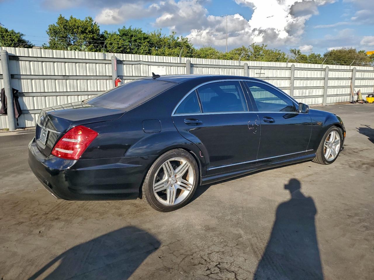 Mercedes-Benz S-Class 550 Image 6