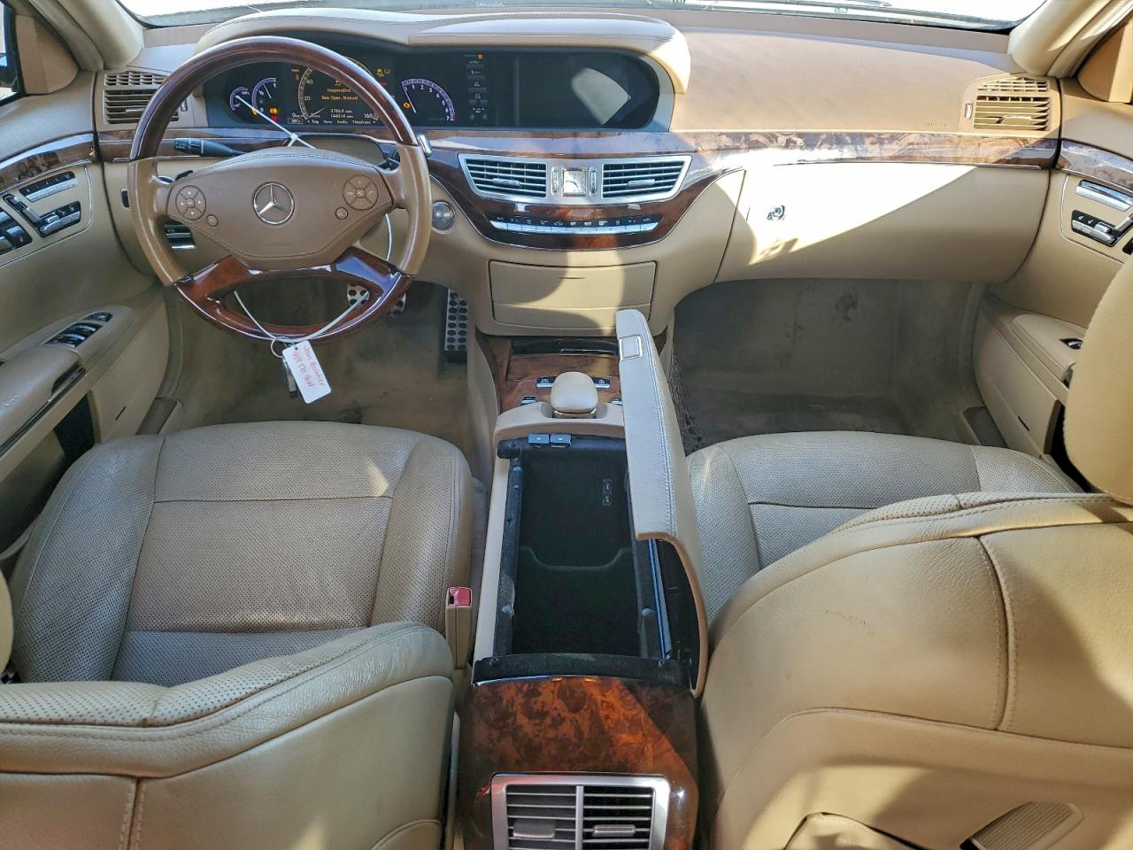 Mercedes-Benz S-Class 550 Image 4