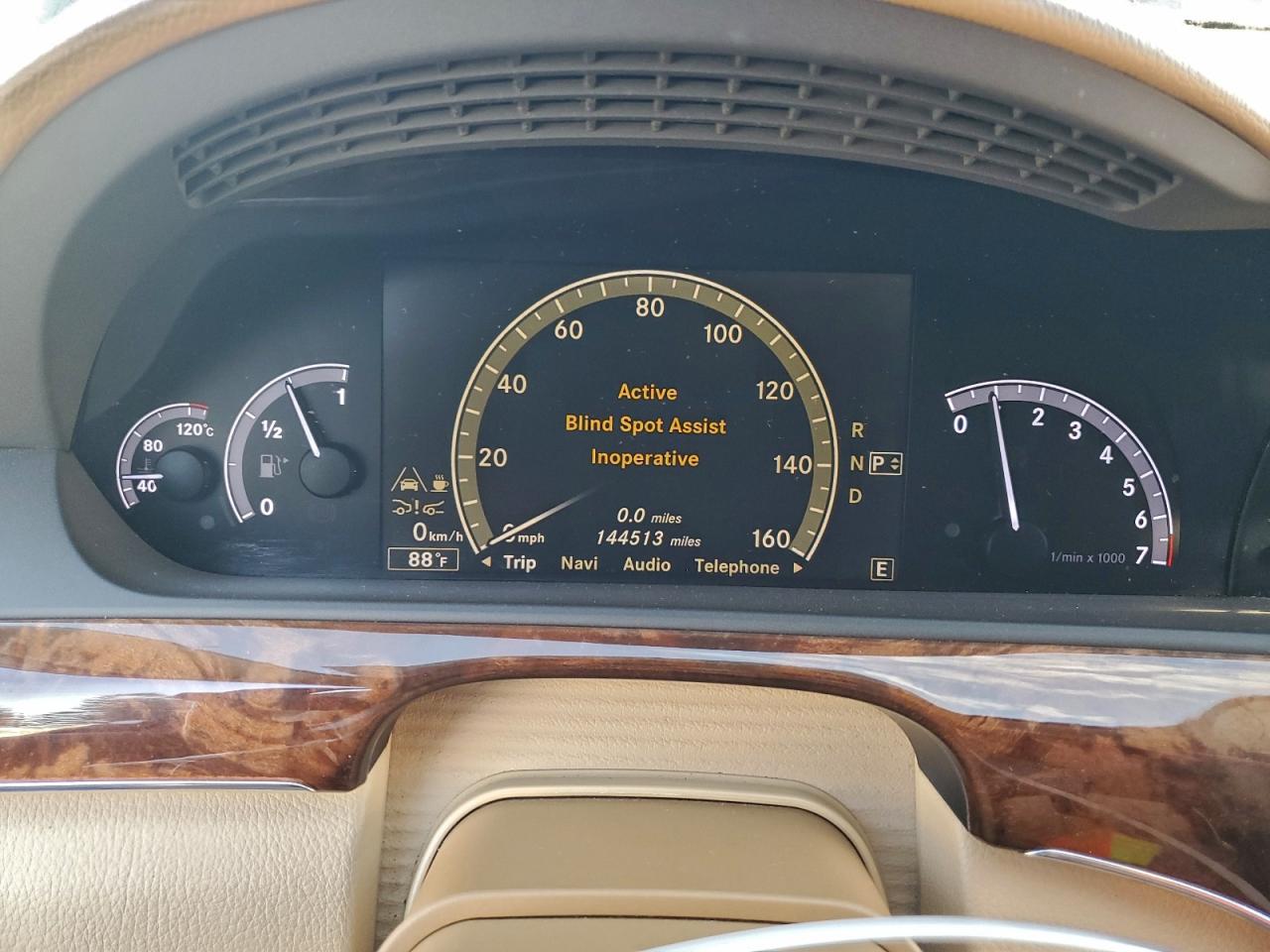 Mercedes-Benz S-Class 550 Image 2