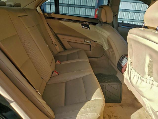 Mercedes-Benz S-Class 550 Image 9
