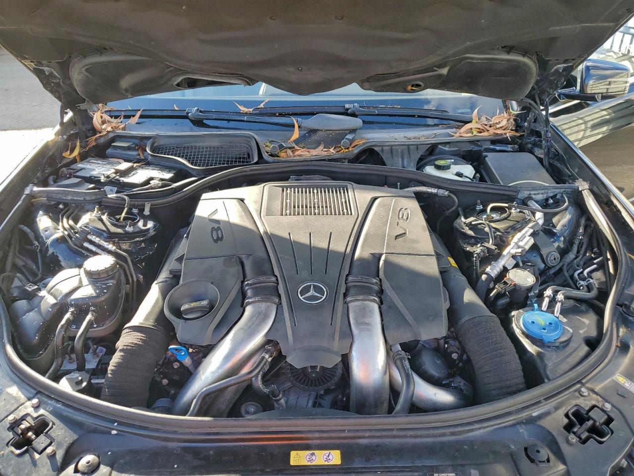 Mercedes-Benz S-Class 550 Image 12