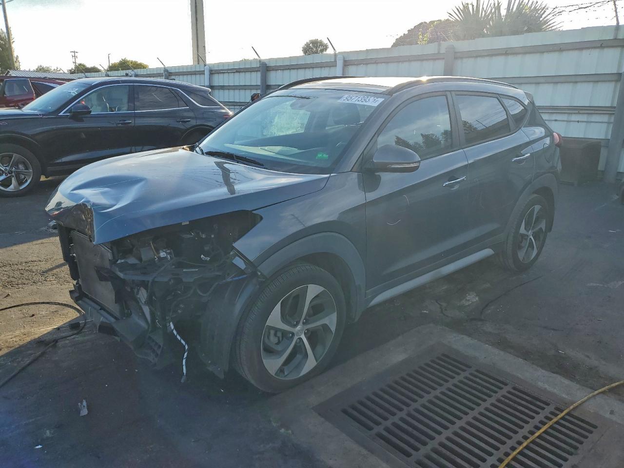 Hyundai TUCSON Value Image 1