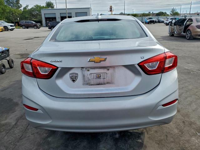 Chevrolet Cruze Lt Image 2