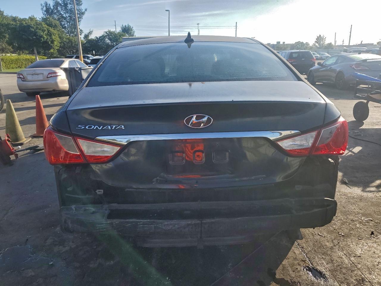 Hyundai SONATA Gls Image 8