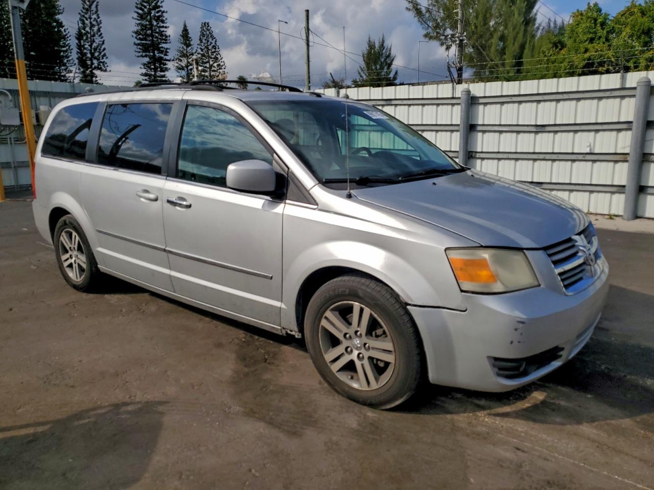Dodge Caravan Sxt Image 6