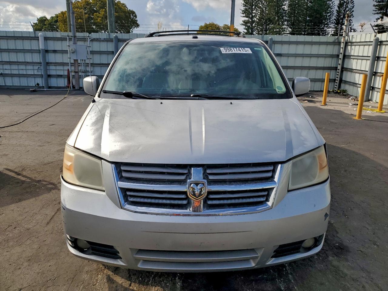 Dodge Caravan Sxt Image 2