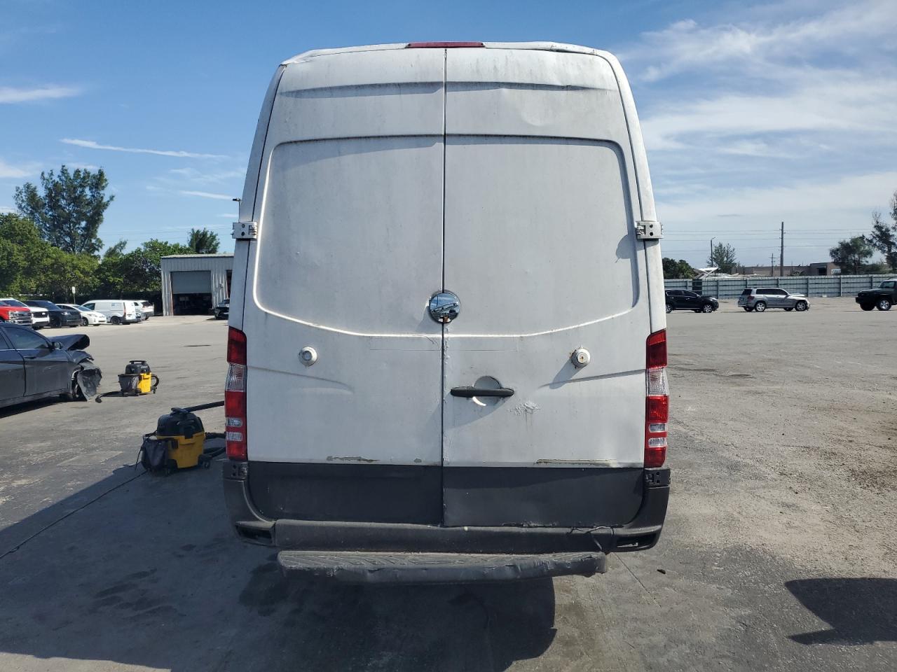 Freightliner Sprinter 3500 Image 6