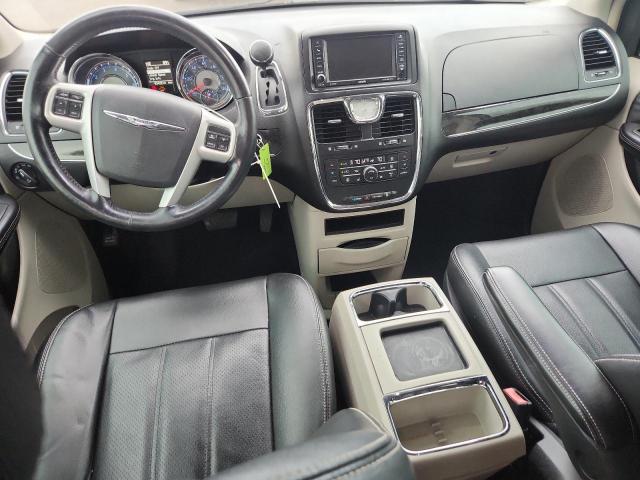 Chrysler Minivan Touring L Image 5