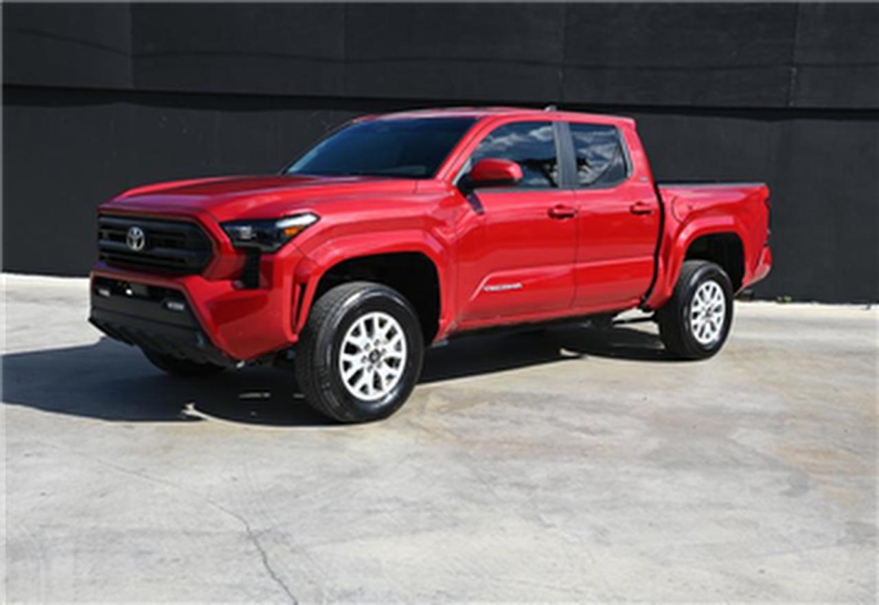 Toyota Tacoma Double Cab Image 4