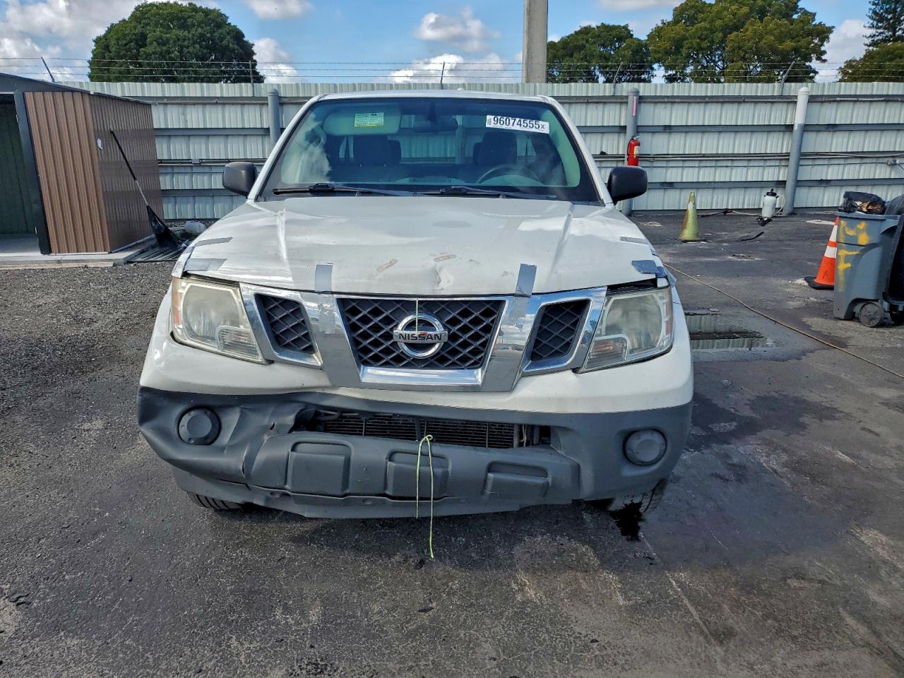 Nissan Frontier S Image 4