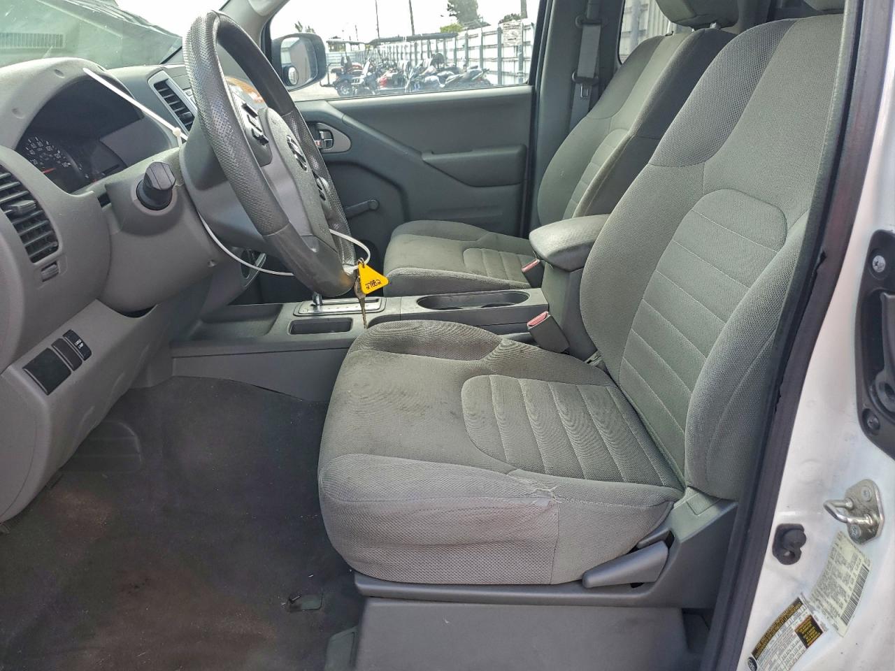 Nissan Frontier S Image 7