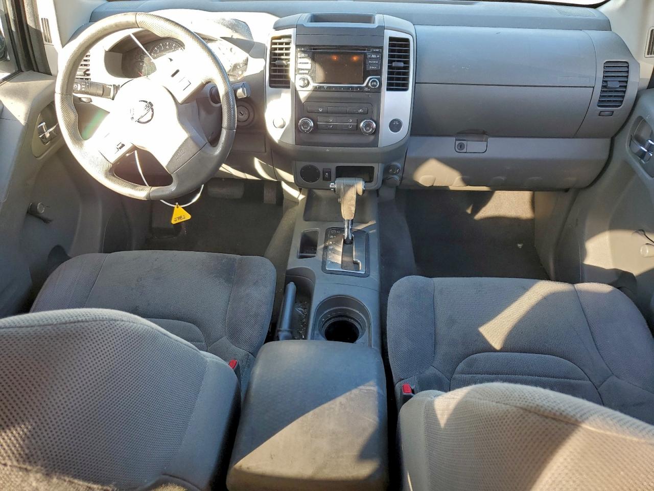 Nissan Frontier S Image 9